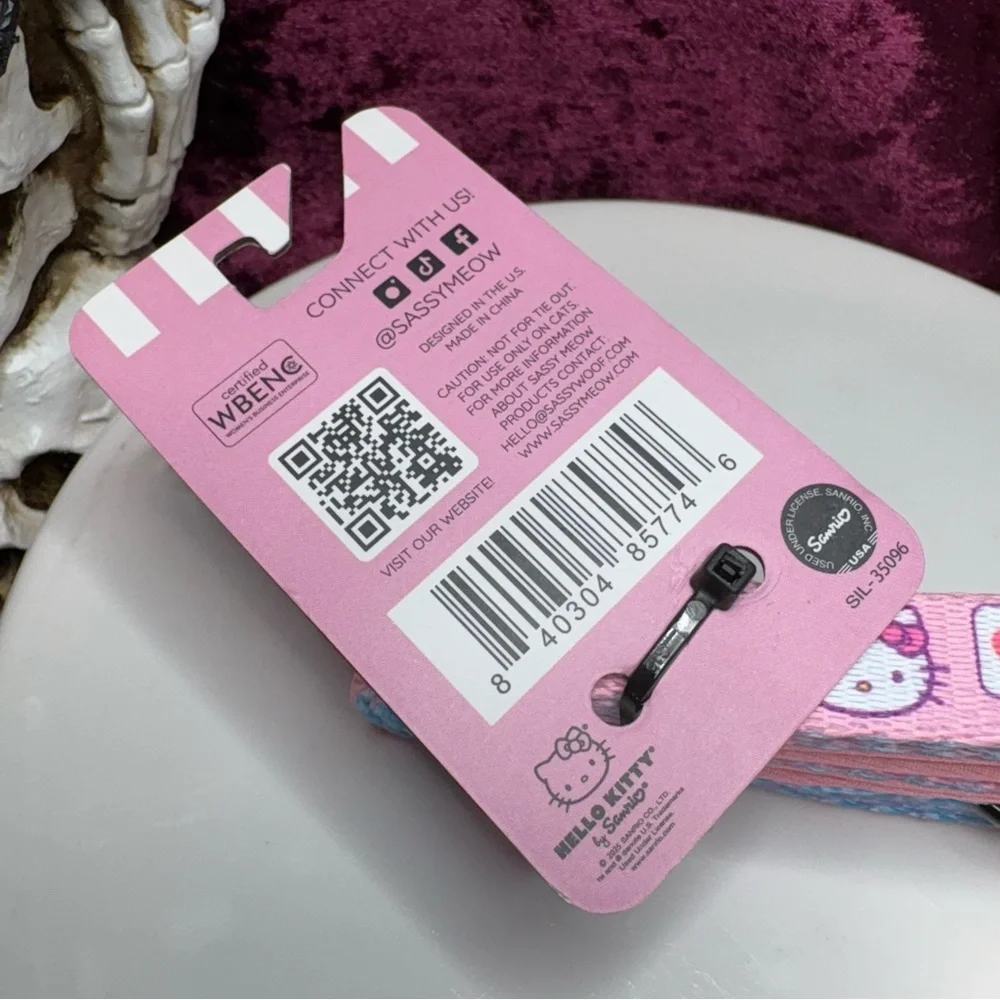 Sassy Meow Sanrio Hello Kitty Pink Heart Break Away Cat  Collar & Leash - MEDIUM